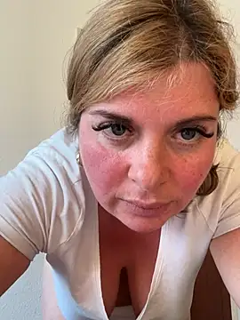 Snapshot of Lombada chatting on 03-19-26, 04:22 Lombada online show from 03-19-26, 04:22