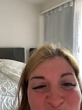 Snapshot of Lombada chatting on 03-24-26, 12:54 Lombada online show from 03-24-26, 12:54