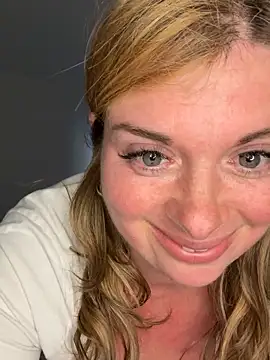 Snapshot of Lombada chatting on 03-26-26, 04:56 Lombada online show from 03-26-26, 04:56