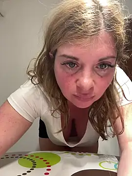 Snapshot of Lombada chatting on 03-28-26, 05:07 Lombada online show from 03-28-26, 05:07