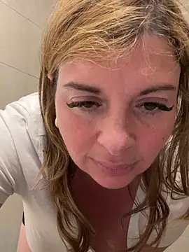 Snapshot of Lombada chatting on 03-31-26, 08:31 Lombada online show from 03-31-26, 08:31