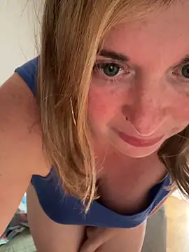 Snapshot of Lombada chatting on 04-15-26, 02:57 Lombada online show from 04-15-26, 02:57