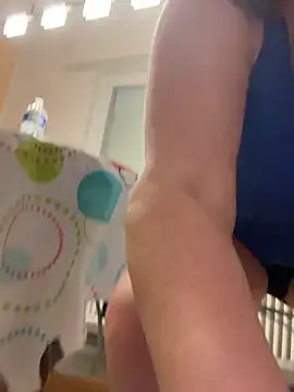 Snapshot of Lombada chatting on 04-15-26, 08:31 Lombada online show from 04-15-26, 08:31