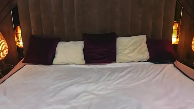 Snapshot of BettyDark chatting on 05-22-26, 08:14 BettyDark online show from 05-22-26, 08:14