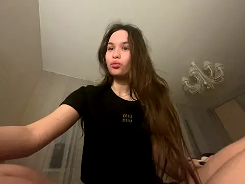 Snapshot of Roxie_Mils chatting on 11-08-25, 08:18 Roxie Mils online show from 11-08-25, 08:18