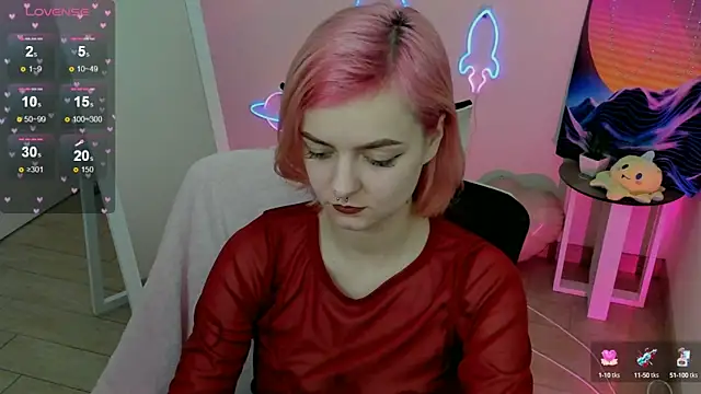 Snapshot of Fire_Bestie chatting on 02-18-25, 07:52 Fire Bestie online show from 02-18-25, 07:52