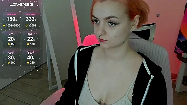 Snapshot of Fire_Bestie chatting on 10-19-25, 12:39 Fire Bestie online show from 10-19-25, 12:39