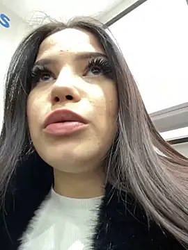 Snapshot of Chloe__Moon chatting on 12-08-24, 02:19 Chloe Moon online show from 12-08-24, 02:19