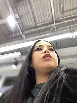 Snapshot of Chloe__Moon chatting on 12-16-24, 04:49 Chloe Moon online show from 12-16-24, 04:49