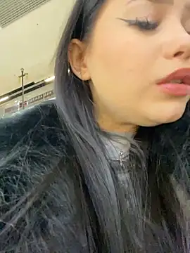 Snapshot of Chloe__Moon chatting on 12-22-24, 07:10 Chloe Moon online show from 12-22-24, 07:10