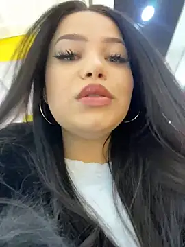 Snapshot of Chloe__Moon chatting on 01-03-25, 10:09 Chloe Moon online show from 01-03-25, 10:09