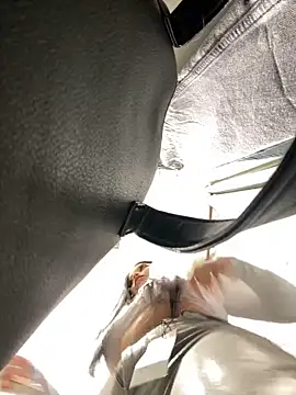 Snapshot of Chloe__Moon chatting on 01-10-25, 11:43 Chloe Moon online show from 01-10-25, 11:43