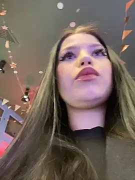 Snapshot of Chloe__Moon chatting on 01-21-25, 10:30 Chloe Moon online show from 01-21-25, 10:30