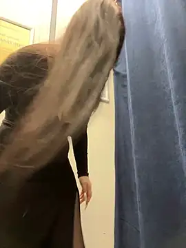 Snapshot of Chloe__Moon chatting on 01-24-25, 01:03 Chloe Moon online show from 01-24-25, 01:03