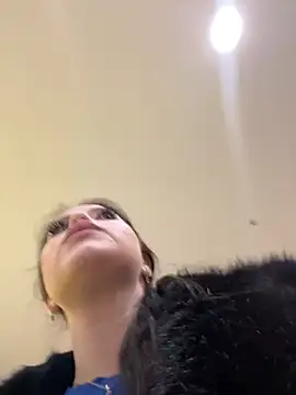 Snapshot of Chloe__Moon chatting on 01-29-25, 01:17 Chloe Moon online show from 01-29-25, 01:17