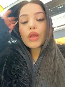 Snapshot of Chloe__Moon chatting on 02-04-25, 10:32 Chloe Moon online show from 02-04-25, 10:32