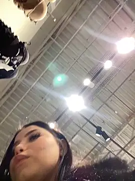 Snapshot of Chloe__Moon chatting on 02-04-25, 01:38 Chloe Moon online show from 02-04-25, 01:38