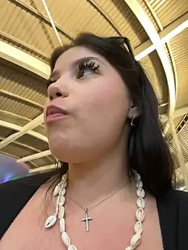 Snapshot of Chloe__Moon chatting on 03-05-25, 01:06 Chloe Moon online show from 03-05-25, 01:06