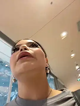 Snapshot of Chloe__Moon chatting on 03-09-25, 09:24 Chloe Moon online show from 03-09-25, 09:24