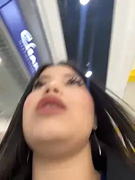 Snapshot of Chloe__Moon chatting on 03-19-25, 10:11 Chloe Moon online show from 03-19-25, 10:11