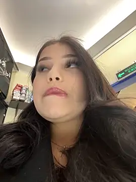 Snapshot of Chloe__Moon chatting on 03-20-25, 11:05 Chloe Moon online show from 03-20-25, 11:05