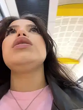 Snapshot of Chloe__Moon chatting on 09-09-25, 03:11 Chloe Moon online show from 09-09-25, 03:11