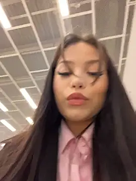 Snapshot of Chloe__Moon chatting on 11-03-25, 03:13 Chloe Moon online show from 11-03-25, 03:13