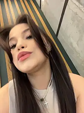 Snapshot of Chloe__Moon chatting on 11-20-25, 03:34 Chloe Moon online show from 11-20-25, 03:34