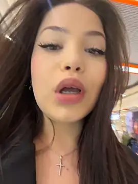 Snapshot of Chloe__Moon chatting on 04-12-26, 02:11 Chloe Moon online show from 04-12-26, 02:11