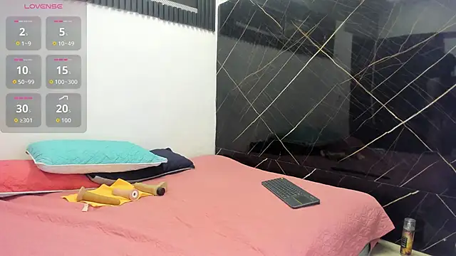 Analiasmith89 online show from 11-13-25, 02:21