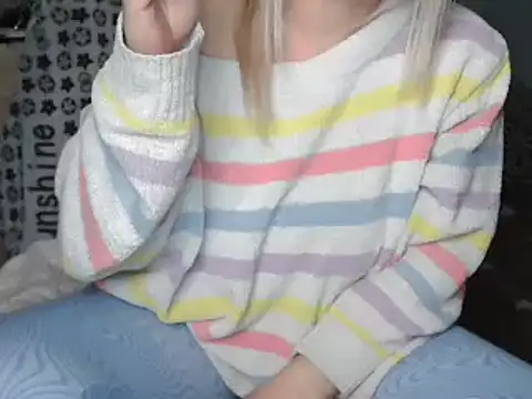 Snapshot of LaRa_forU chatting on 12-07-24, 02:46 LaRa forU online show from 12-07-24, 02:46