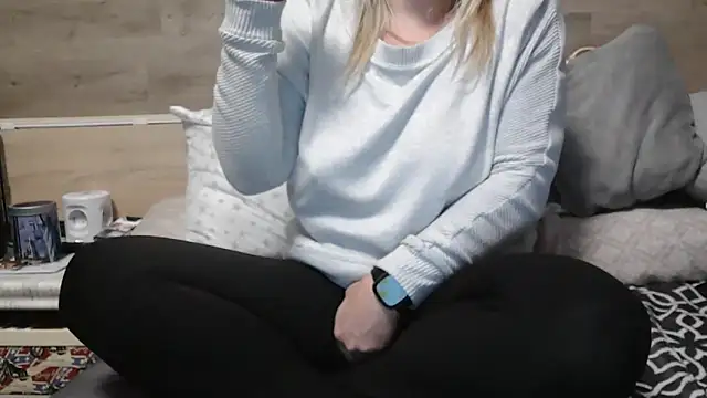 Snapshot of LaRa_forU chatting on 02-07-25, 06:24 LaRa forU online show from 02-07-25, 06:24