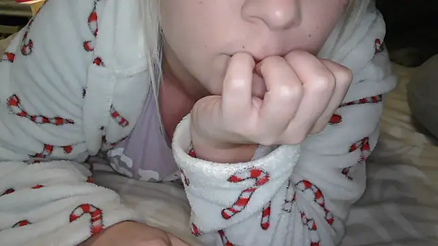 Snapshot of LaRa_forU chatting on 02-21-25, 10:15 LaRa forU online show from 02-21-25, 10:15