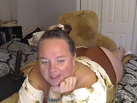 Snapshot of LauLauPAWG chatting on 10-07-25, 12:08 LauLauPAWG online show from 10-07-25, 12:08