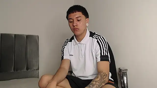 alex-lover online show from 10-22-25, 02:23