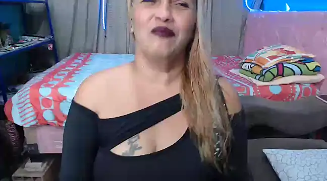 Snapshot of mom_son_dirty chatting on 02-07-25, 02:15 mom son dirty online show from 02-07-25, 02:15