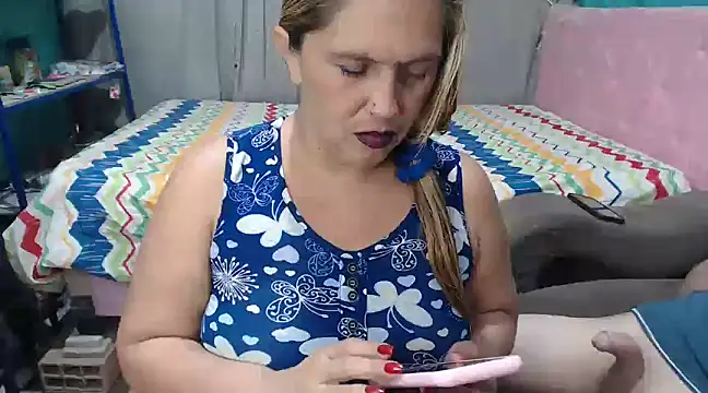Snapshot of mom_son_dirty chatting on 02-14-25, 03:05 mom son dirty online show from 02-14-25, 03:05