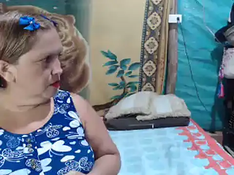 Snapshot of mom_son_dirty chatting on 09-24-25, 10:24 mom son dirty online show from 09-24-25, 10:24