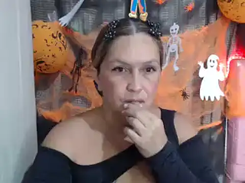 Snapshot of mom_son_dirty chatting on 10-19-25, 02:29 mom son dirty online show from 10-19-25, 02:29
