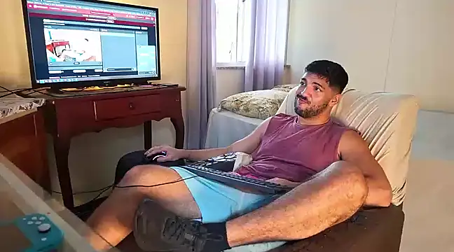 Snapshot of LUH133 chatting on 03-12-25, 05:28 LUH133 online show from 03-12-25, 05:28