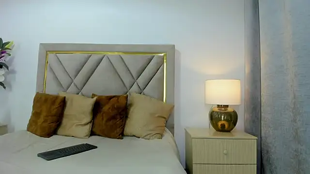 emily queen2 online show from 11-30-25, 06:23