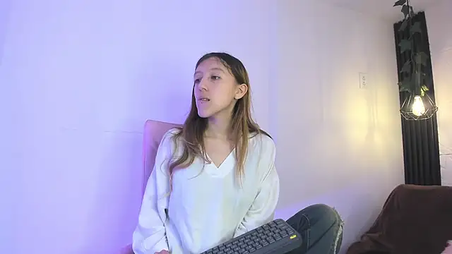 Snapshot of BLAIR_AND_BRIAR chatting on 12-01-25, 02:11 BLAIR AND BRIAR online show from 12-01-25, 02:11