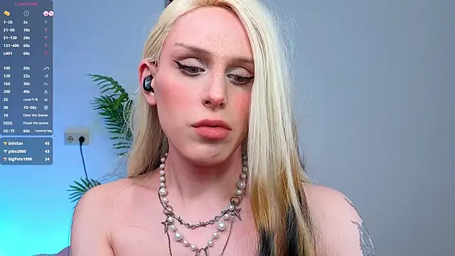 Snapshot of _yourFoxy_ chatting on 12-13-24, 08:51  yourFoxy  online show from 12-13-24, 08:51