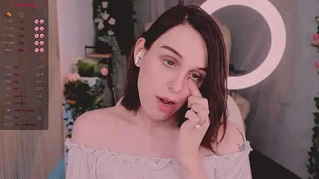 Snapshot of _yourFoxy_ chatting on 12-20-24, 05:08  yourFoxy  online show from 12-20-24, 05:08