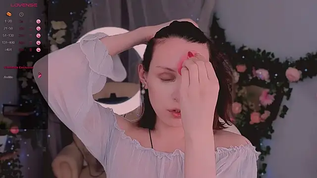 Snapshot of _yourFoxy_ chatting on 12-21-24, 02:15  yourFoxy  online show from 12-21-24, 02:15