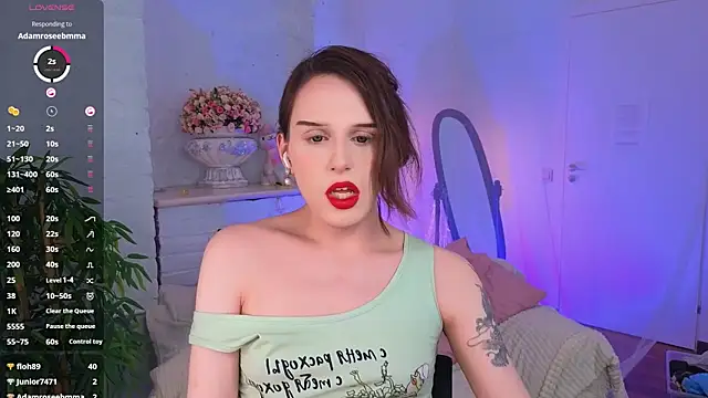 Snapshot of _yourFoxy_ chatting on 01-05-25, 09:48  yourFoxy  online show from 01-05-25, 09:48