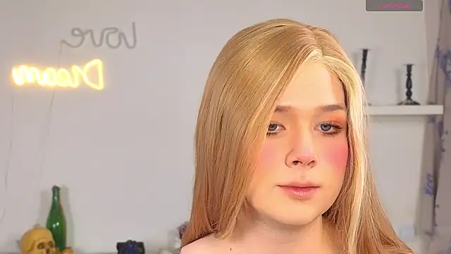 Snapshot of _yourFoxy_ chatting on 10-18-25, 11:55  yourFoxy  online show from 10-18-25, 11:55