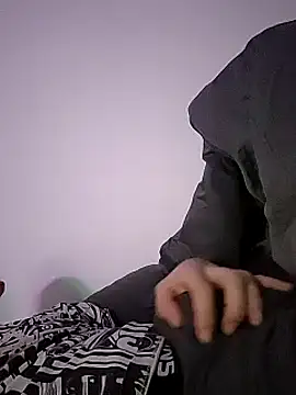 Snapshot of poldek38 chatting on 01-04-25, 03:18 poldek38 online show from 01-04-25, 03:18