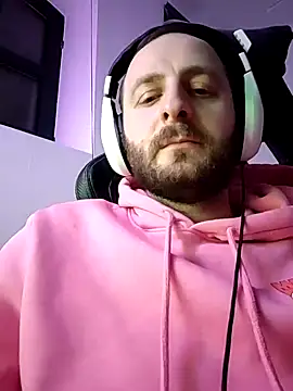 Snapshot of poldek38 chatting on 02-05-25, 08:35 poldek38 online show from 02-05-25, 08:35