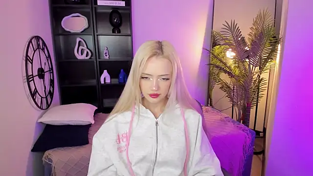 EmilyAir online show from 11-19-25, 03:45